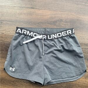 Under Armour Girls Youth Large Athletic Shorts in Dark Gray
